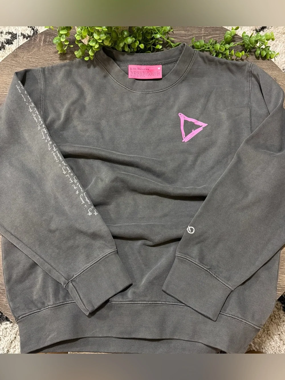 Ed Sheeran PLAY Tour Crewneck Sweatshirt Gray Pink Graphic Sleeve Spellout - M